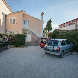 Tin Appartamento Rovigno